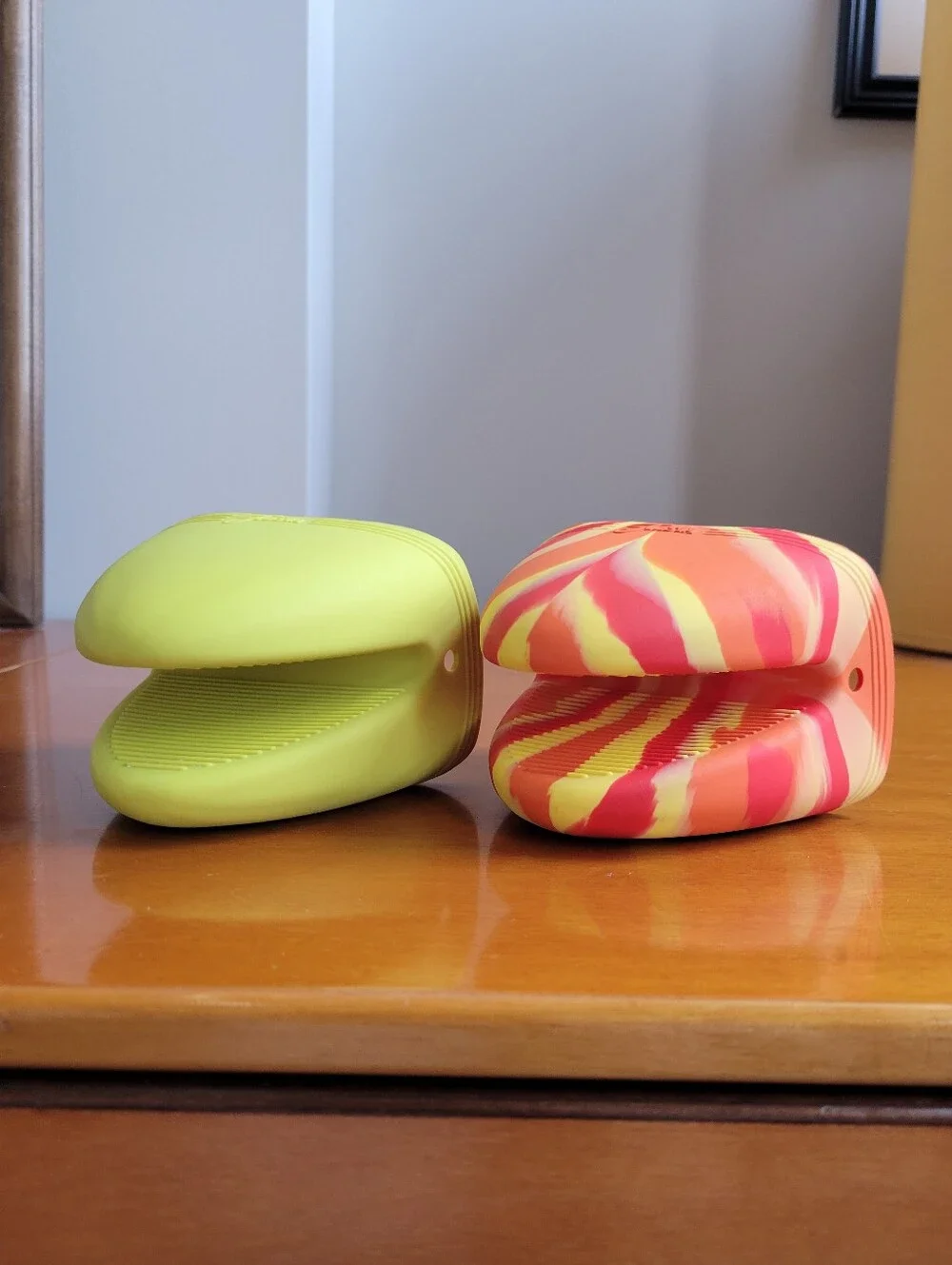 Fiesta Silicone Pinch Mitts Set of 2 Tie Dye